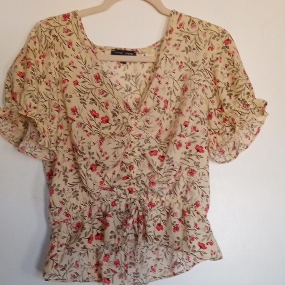 Women's Floral Print Top Cream Red Low High Bottom Nice Details Large Like New